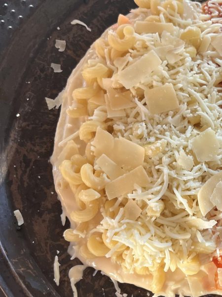 Mac and Cheese Pizza: Give it a Try!